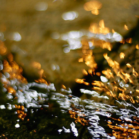 Instants and Their Echoes